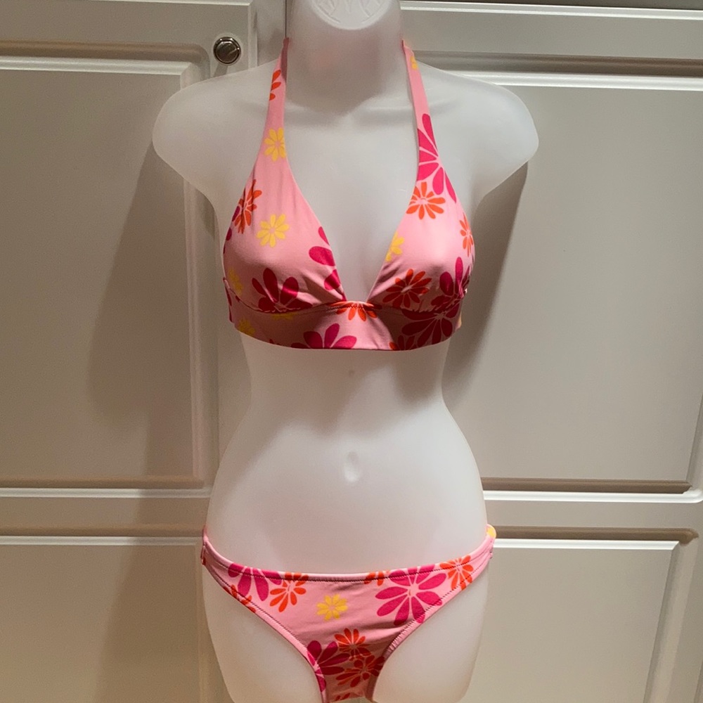 EUC Victoria’s Secret bikini. Size S.